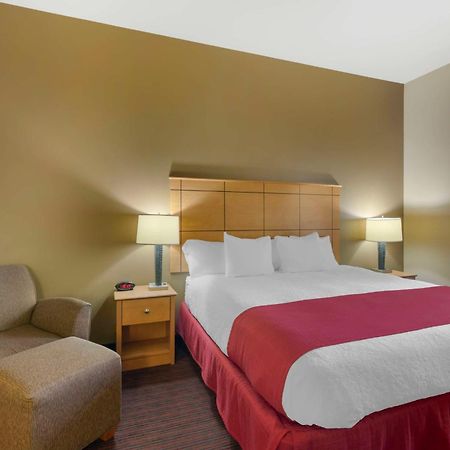 Best Western Golden Prairie Inn And Suites Sidney Exterior foto