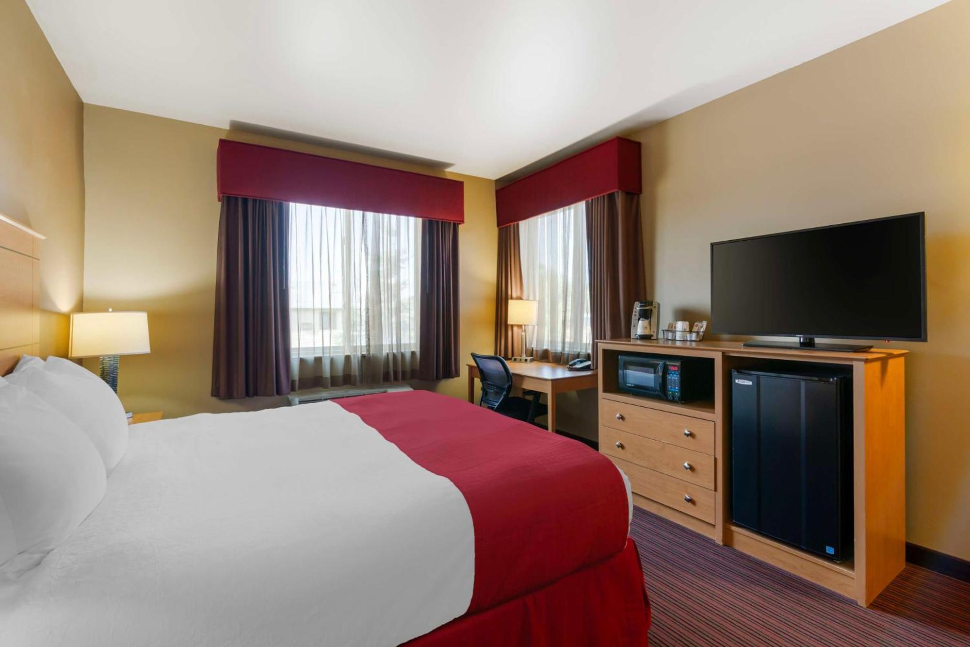 Best Western Golden Prairie Inn And Suites Sidney Exterior foto