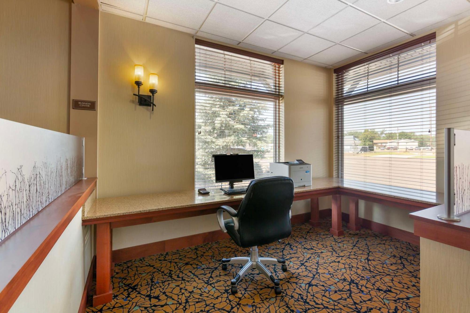 Best Western Golden Prairie Inn And Suites Sidney Exterior foto